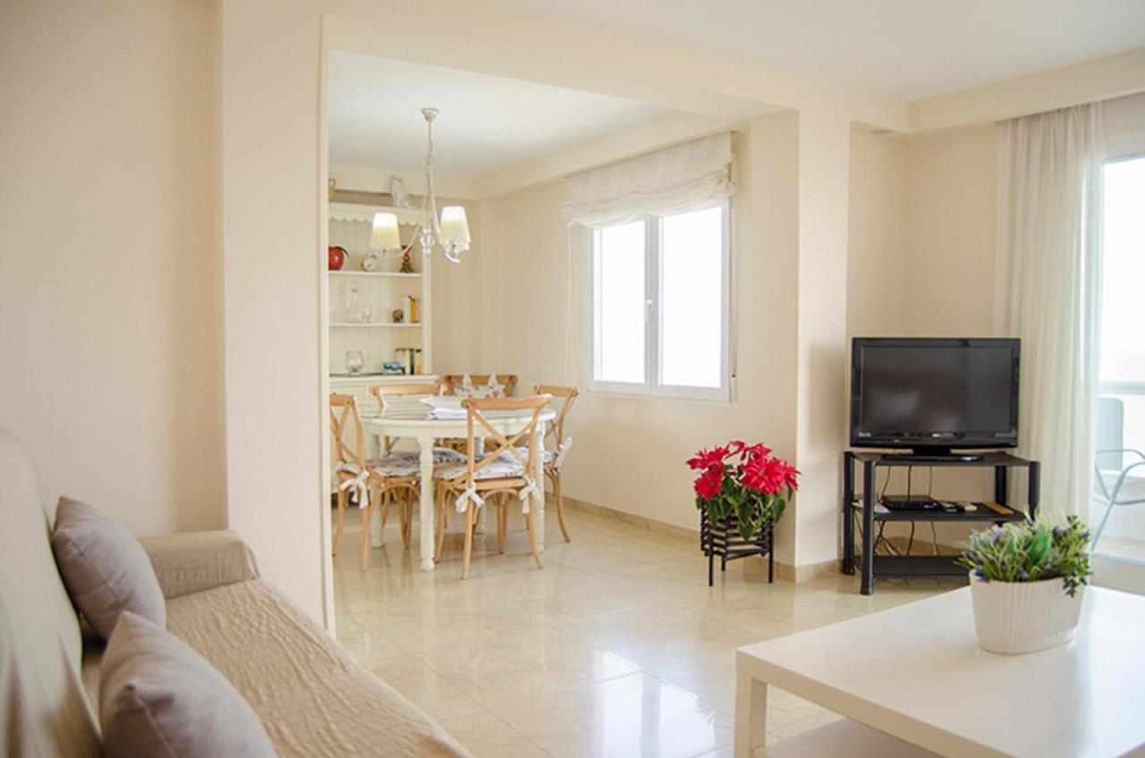 Apartamentos Terrasol 1ª Linea Playa Los Angeles Torre Del Mar Luaran gambar